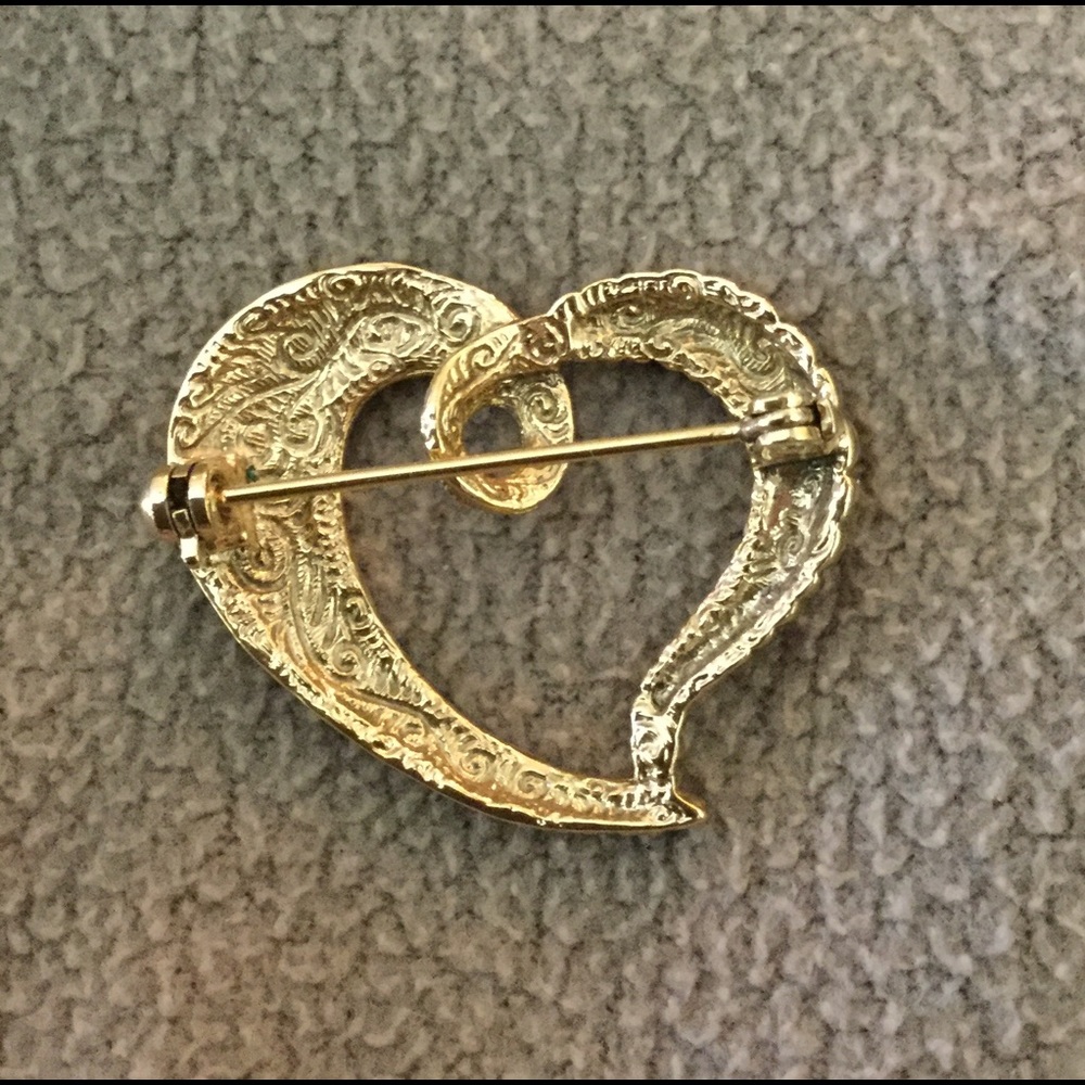 Heart Brooch - Picture 2 of 2